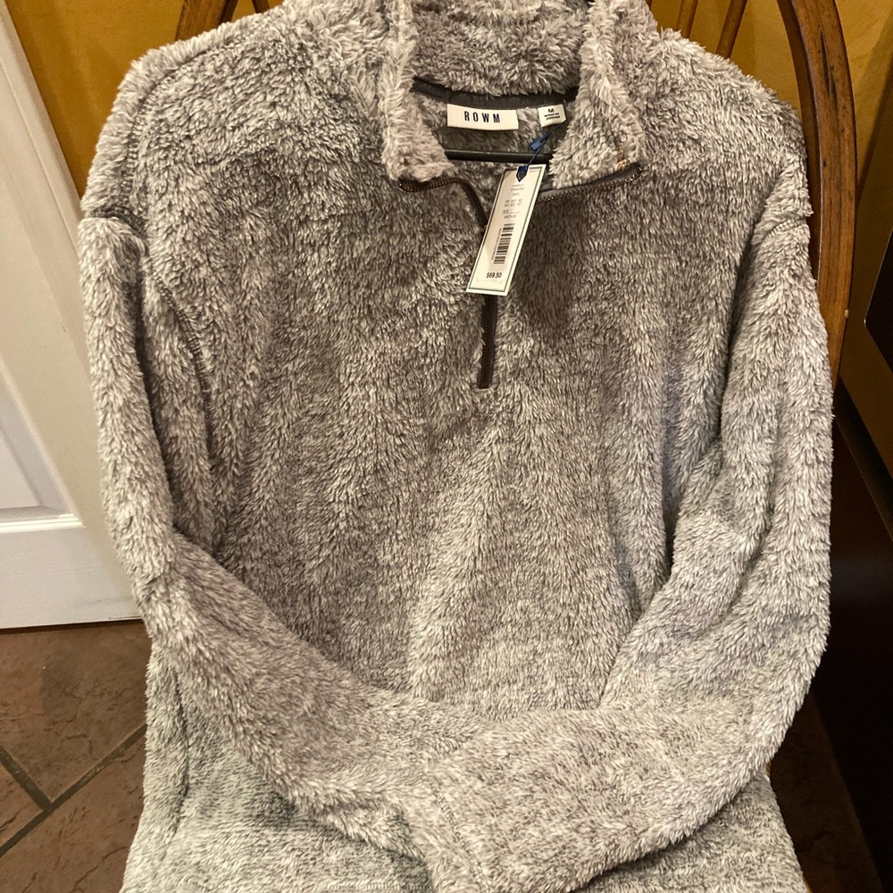New With Tags Men’s Grey Rown Fleece. Very soft